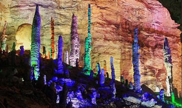 長沙出發(fā)到黃龍洞、天門山二日游