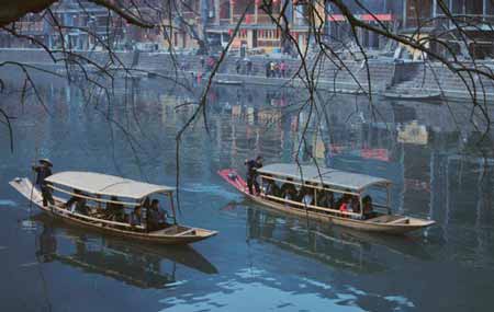 張家界森林公園、袁家界、天子山、大峽谷、玻璃橋、天門山、玻璃棧道、鳳凰古城三晚四日游